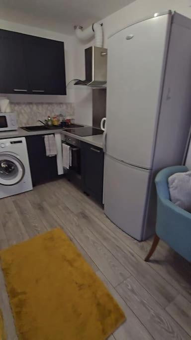 Cozy Flat 1 Bedroom Hucclecote المظهر الخارجي الصورة