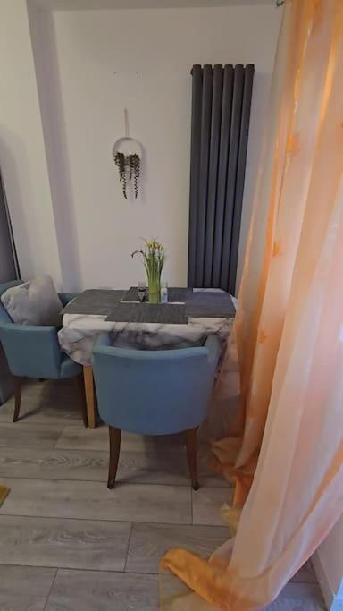 Cozy Flat 1 Bedroom Hucclecote المظهر الخارجي الصورة